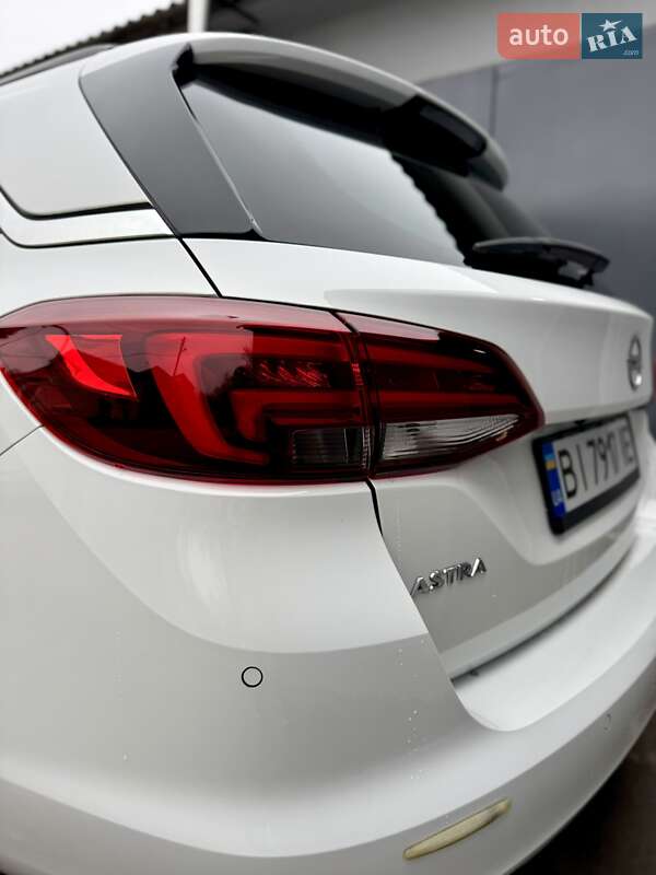 Універсал Opel Astra 2018 в Полтаві