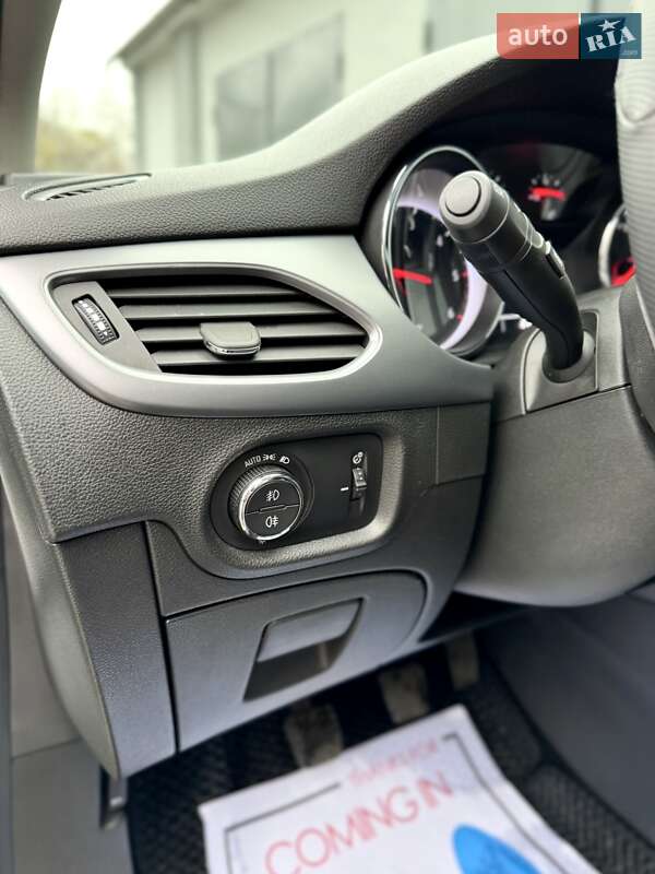 Універсал Opel Astra 2018 в Полтаві