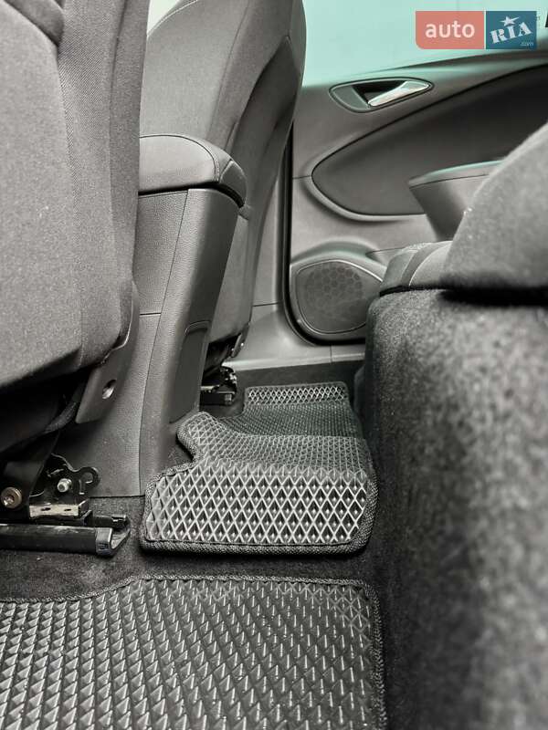 Універсал Opel Astra 2018 в Полтаві