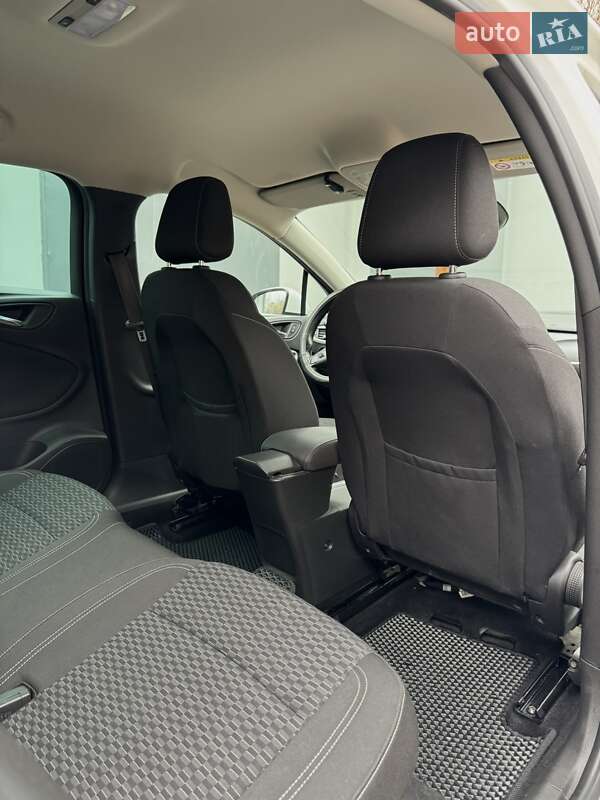 Універсал Opel Astra 2018 в Полтаві