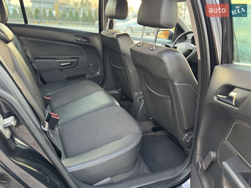 Універсал Opel Astra 2009 в Луцьку