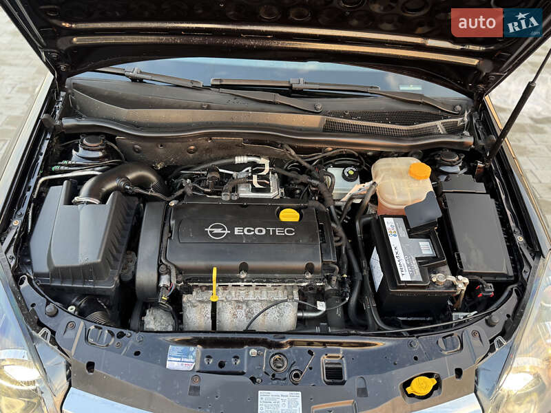 Універсал Opel Astra 2009 в Луцьку