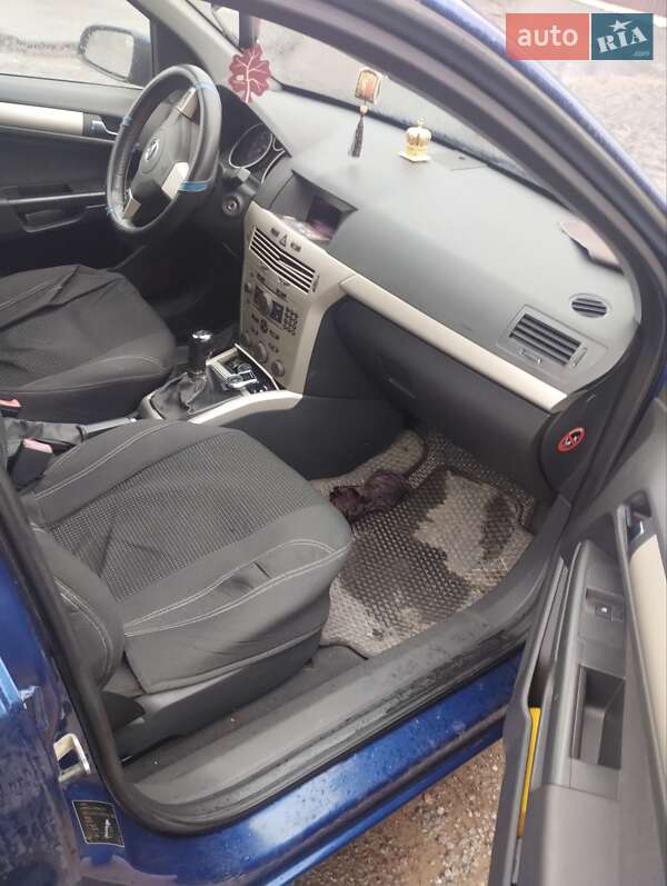 Универсал Opel Astra 2007 в Почаеве