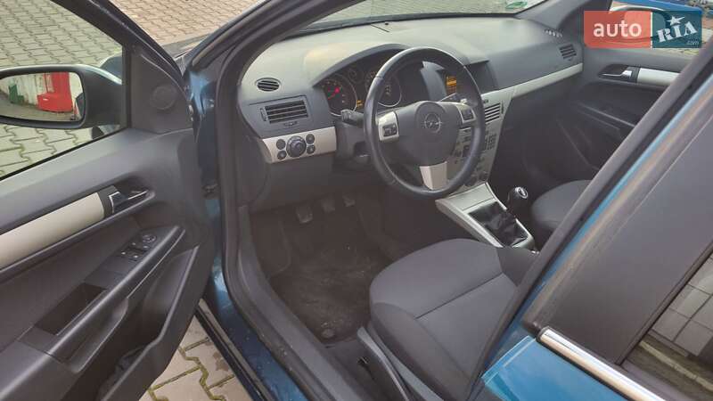 Универсал Opel Astra 2007 в Луцке