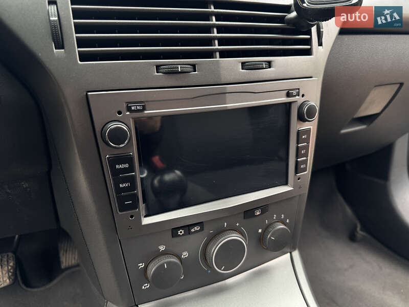 Хэтчбек Opel Astra 2005 в Одессе