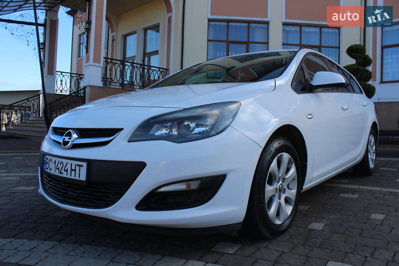 Універсал Opel Astra 2013 в Трускавці