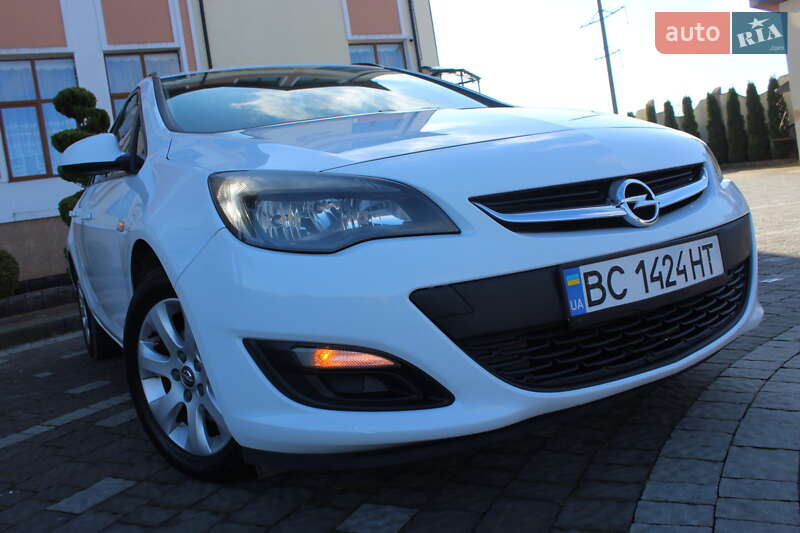 Універсал Opel Astra 2013 в Трускавці