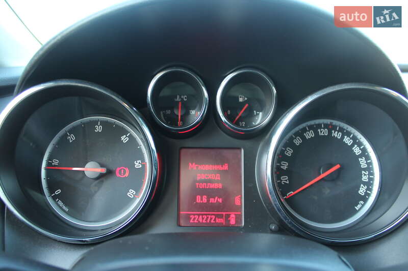 Універсал Opel Astra 2013 в Трускавці