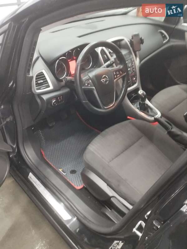 Хетчбек Opel Astra 2010 в Здолбуніві