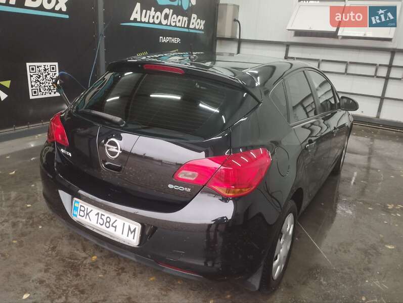 Хетчбек Opel Astra 2010 в Здолбуніві