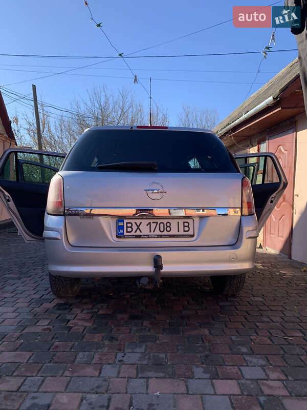 Універсал Opel Astra 2008 в Любарі