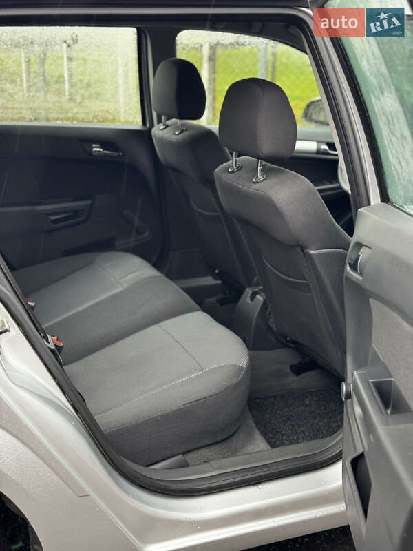 Универсал Opel Astra 2009 в Звягеле фото 35 Универсал Opel Astra 2009 в Звягеле