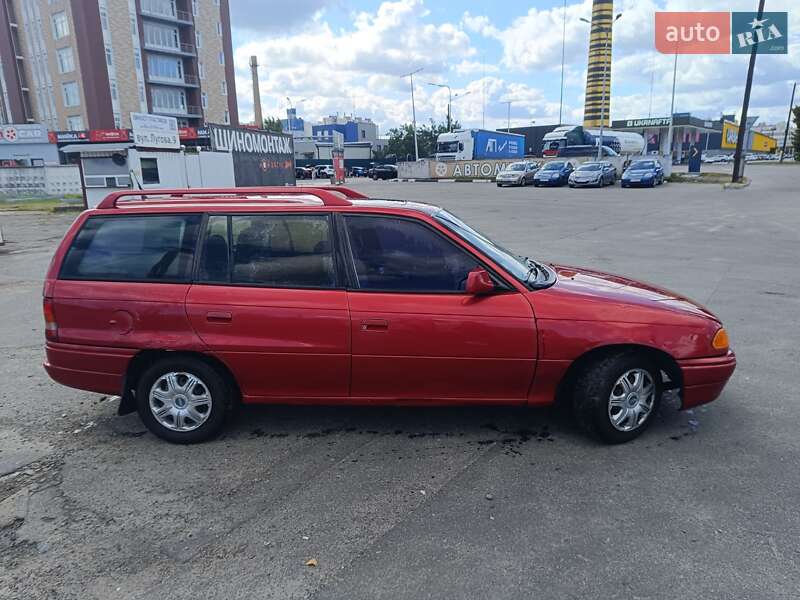 Универсал Opel Astra 1994 в Киеве