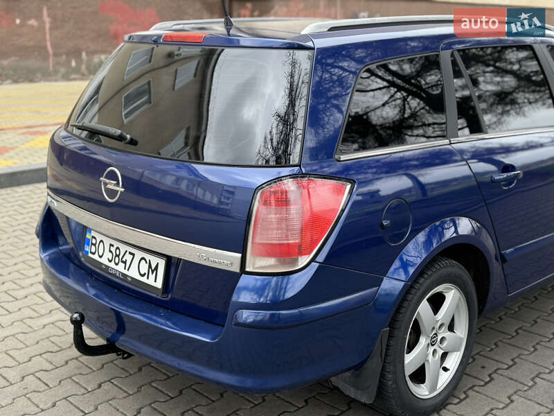 Универсал Opel Astra 2004 в Звягеле