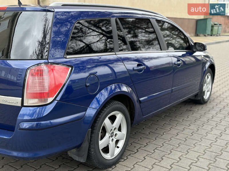 Универсал Opel Astra 2004 в Звягеле