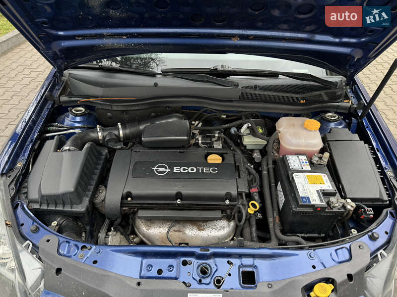 Универсал Opel Astra 2004 в Звягеле