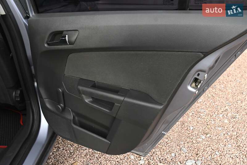 Хэтчбек Opel Astra 2004 в Бердичеве фото 22 Хэтчбек Opel Astra 2004 в Бердичеве