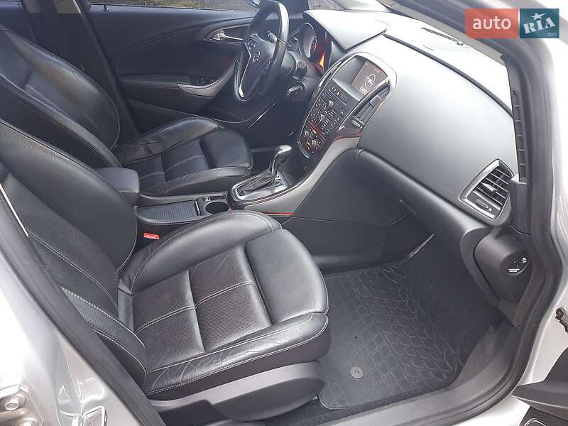 Хетчбек Opel Astra 2011 в Києві