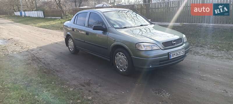 Седан Opel Astra 2008 в Житомирі
