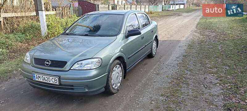 Седан Opel Astra 2008 в Житомирі