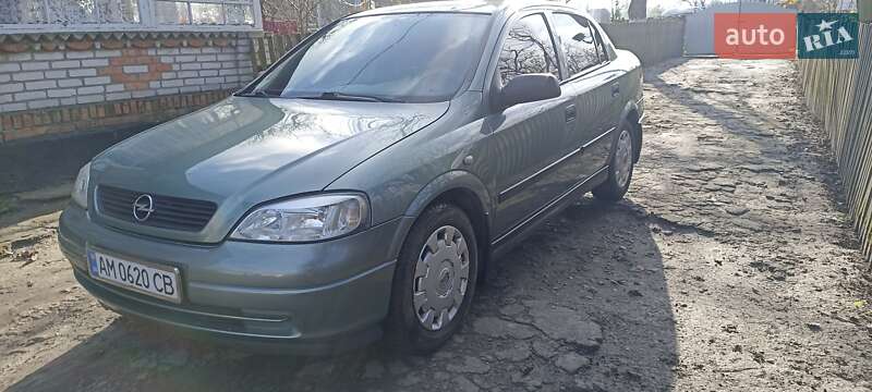 Седан Opel Astra 2008 в Житомирі