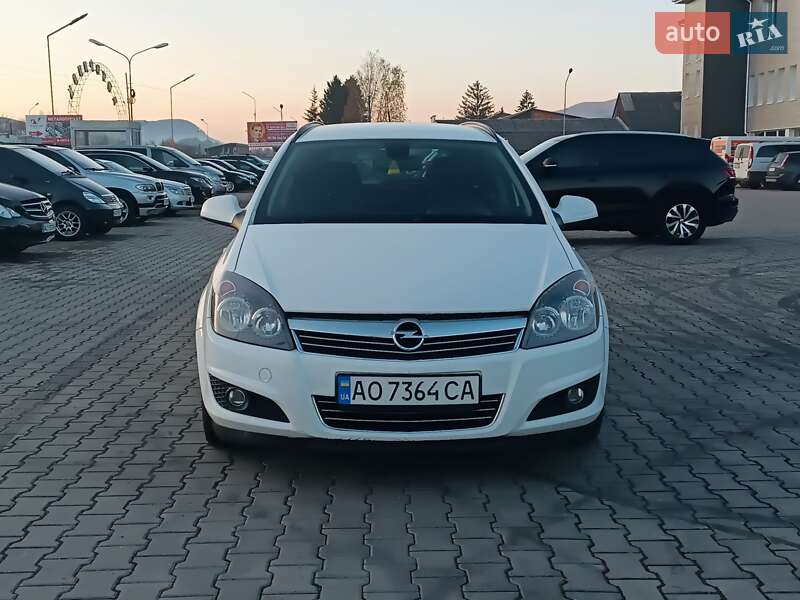 Універсал Opel Astra 2010 в Хусті фото 2 Універсал Opel Astra 2010 в Хусті