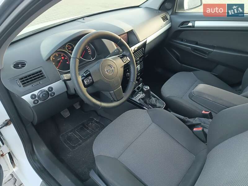 Універсал Opel Astra 2010 в Хусті фото 13 Універсал Opel Astra 2010 в Хусті