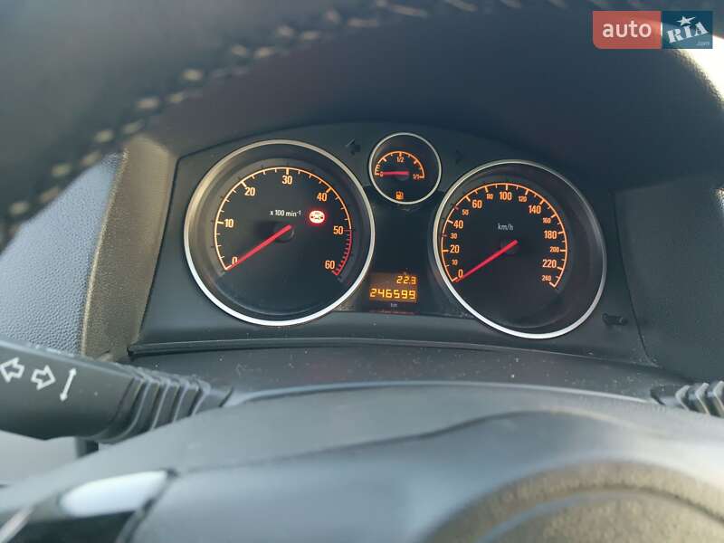 Універсал Opel Astra 2010 в Хусті фото 17 Універсал Opel Astra 2010 в Хусті