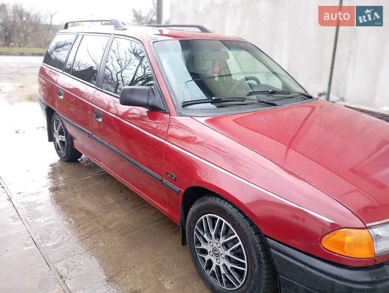 Універсал Opel Astra 1994 в Рівному
