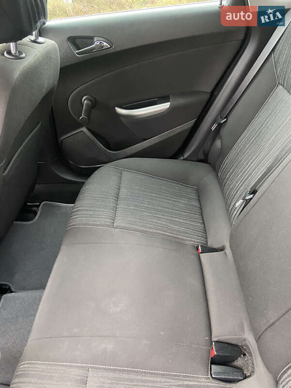 Хэтчбек Opel Astra 2011 в Стрые