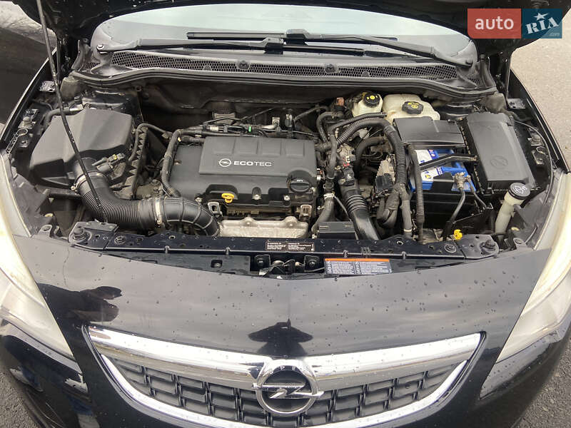 Хэтчбек Opel Astra 2011 в Стрые