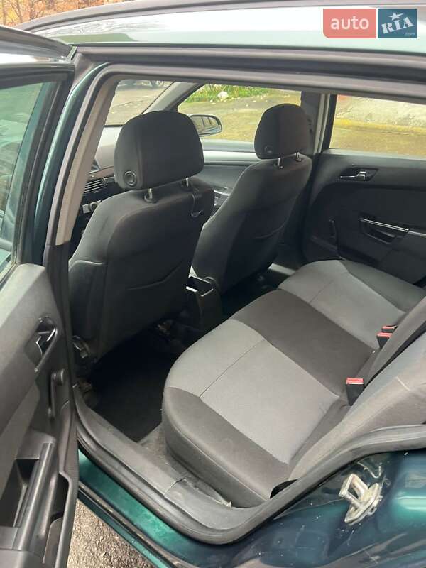 Універсал Opel Astra 2005 в Луцьку