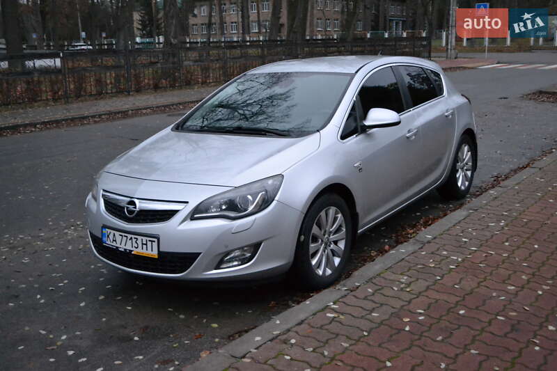 Хетчбек Opel Astra 2011 в Києві