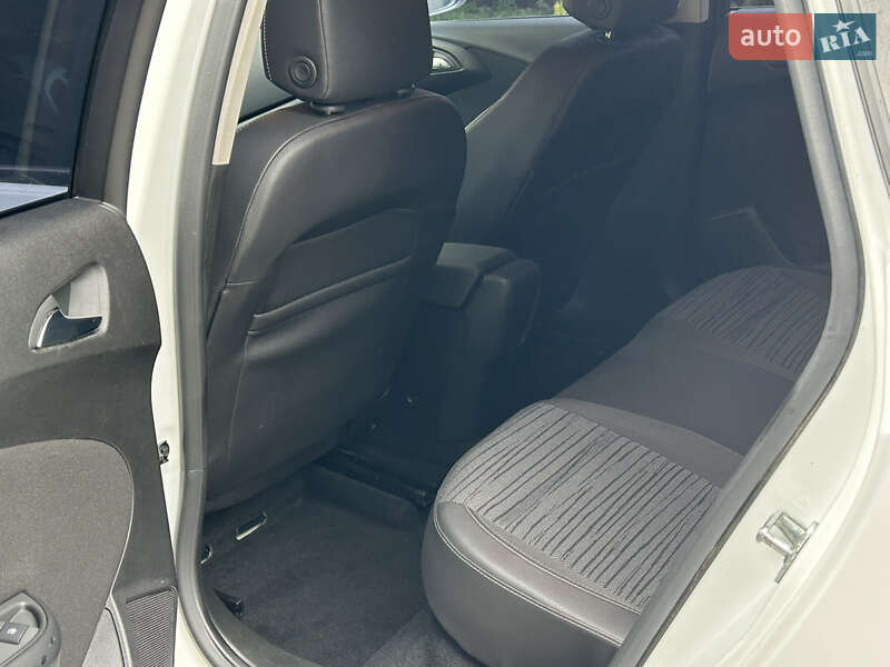 Седан Opel Astra 2017 в Мукачевому фото 24 Седан Opel Astra 2017 в Мукачевому