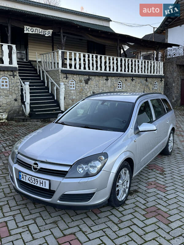 Универсал Opel Astra 2005 в Рожнове