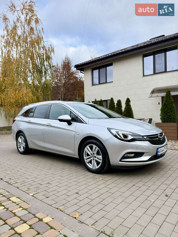 Універсал Opel Astra 2018 в Києві