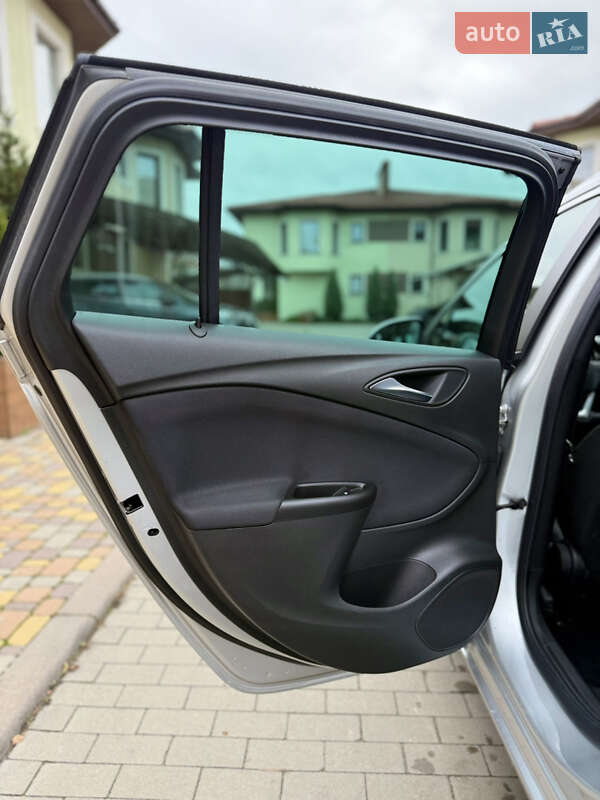 Універсал Opel Astra 2018 в Києві