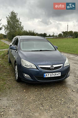 Універсал Opel Astra 2012 в Косові