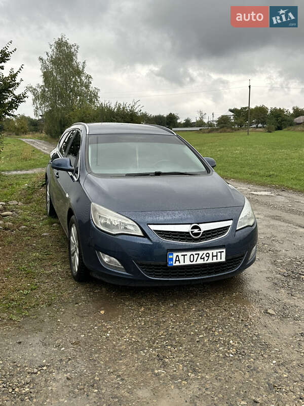 Opel Astra 2012