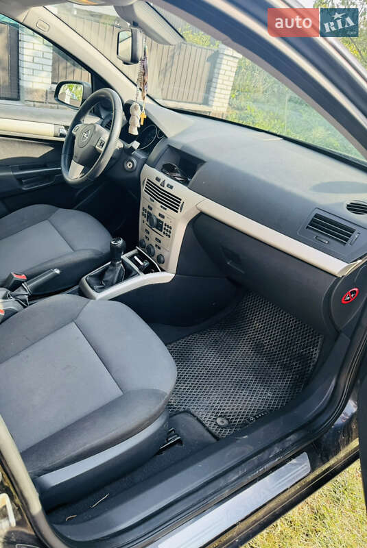 Универсал Opel Astra 2008 в Бучаче