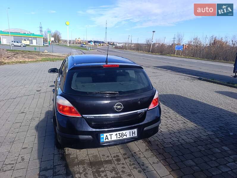Хэтчбек Opel Astra 2005 в Ивано-Франковске