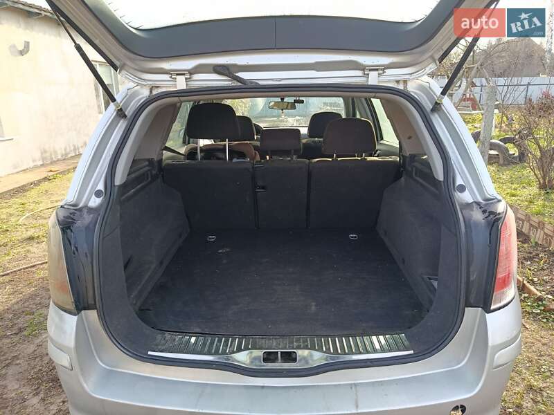 Универсал Opel Astra 2005 в Бышеве