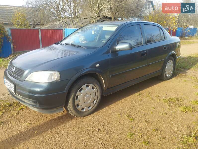 Седан Opel Astra 2004 в Коростене