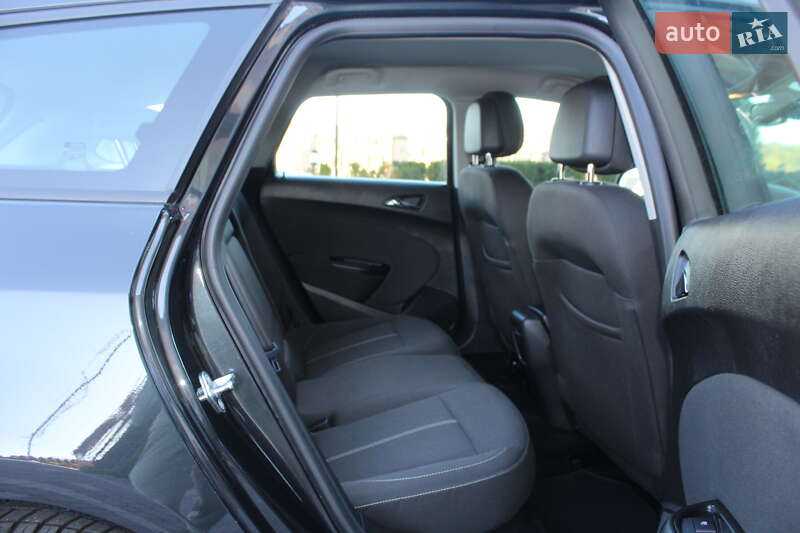 Универсал Opel Astra 2015 в Дрогобыче фото 88 Универсал Opel Astra 2015 в Дрогобыче