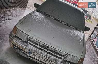 Хэтчбек Opel Astra 1993 в Первомайске