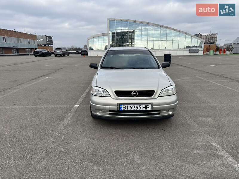 Седан Opel Astra 2008 в Киеве