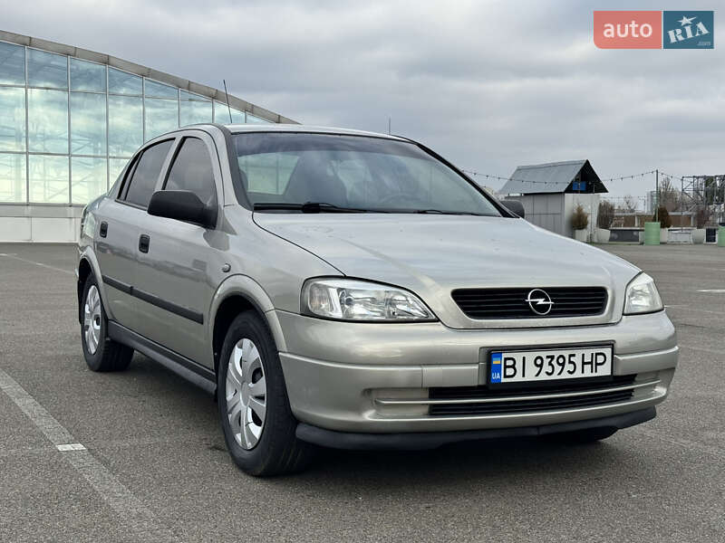 Седан Opel Astra 2008 в Киеве