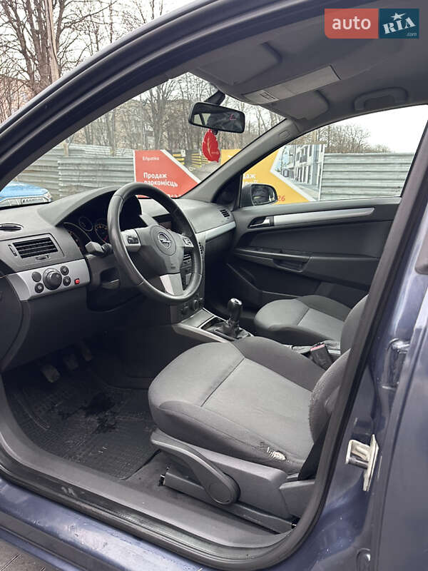 Хэтчбек Opel Astra 2006 в Ровно фото 17 Хэтчбек Opel Astra 2006 в Ровно