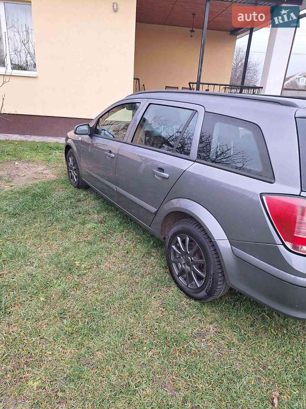 Универсал Opel Astra 2005 в Луцке
