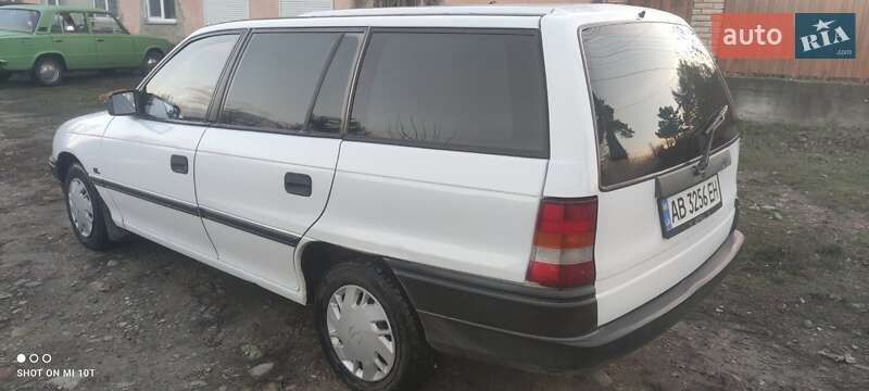 Универсал Opel Astra 1993 в Ямполе фото 3 Универсал Opel Astra 1993 в Ямполе